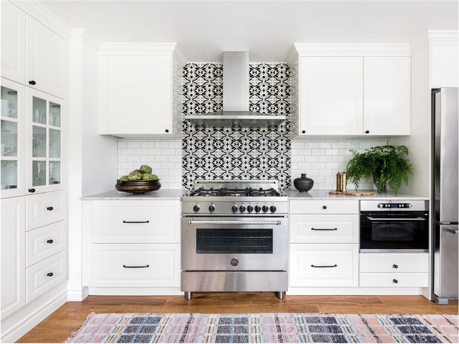 6 دلیل برای طراحی دکوراسیون آشپزخانه با رنگ سفید